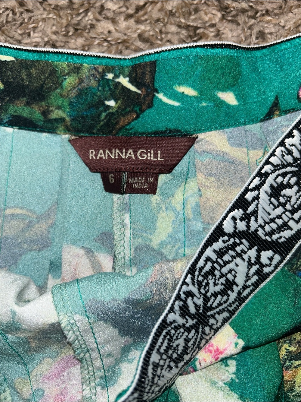 Anthropologie Ranna Gill Archipelago Green Floral Print Pleated Shorts - Women’s - Picture 4 of 5